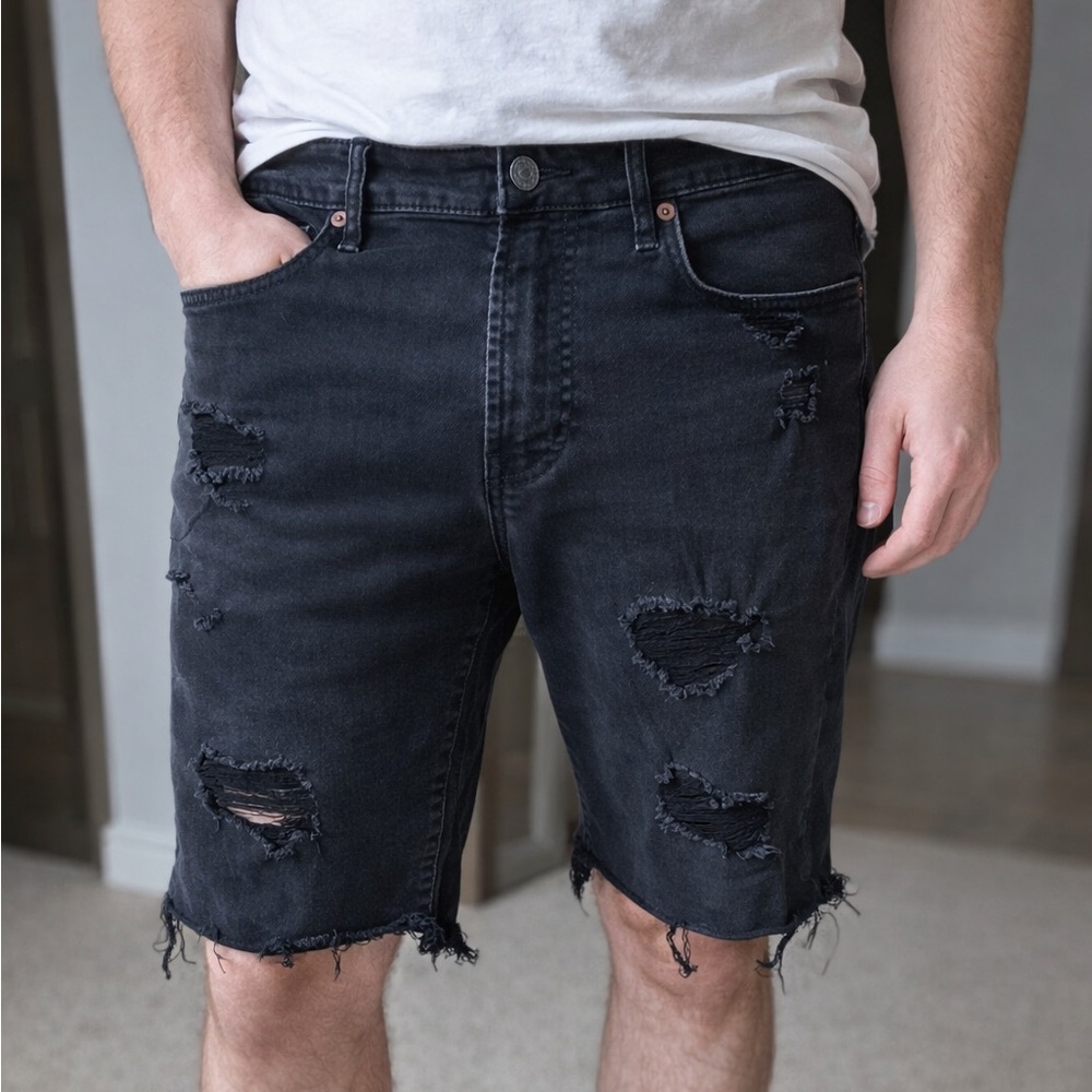 American Eagle Black Distressed Denim Shorts Size 32